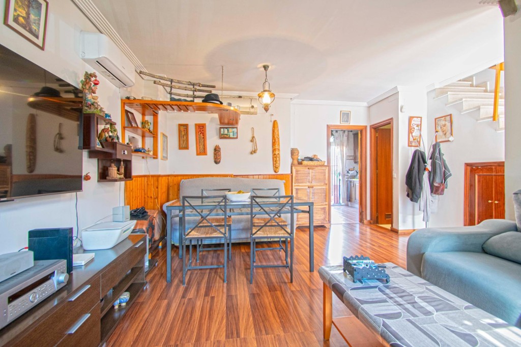 Imagen 4 de Preciosa Vivienda pareada de VPO junto Avenida Europa!!!