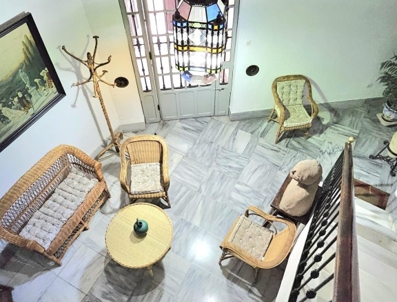 Imagen 3 de Exclusiva vivienda en esquina con mirador y terraza en el Barrio de Santa Cruz