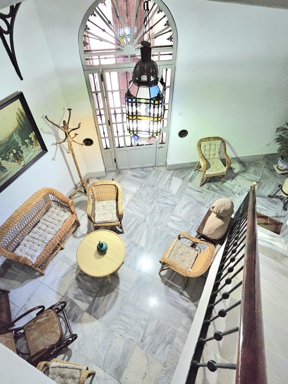 Imagen 3 de Exclusiva vivienda en esquina con mirador y terraza en el Barrio de Santa Cruz