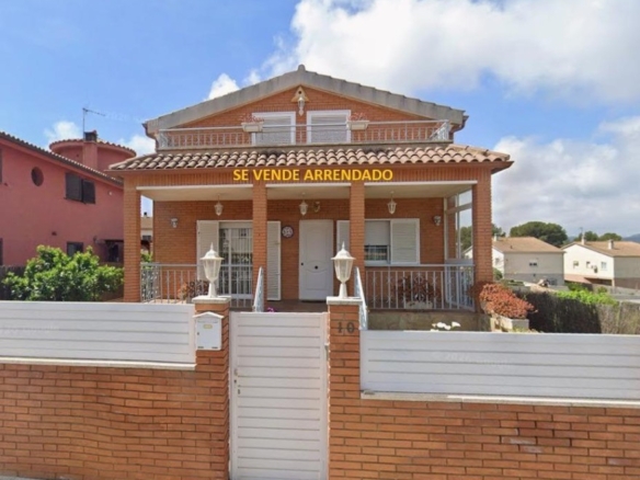 Imagen 1 de ACTIVO EN RENTABILIDAD – Chalet independiente alquilado en la urbanización Oasis