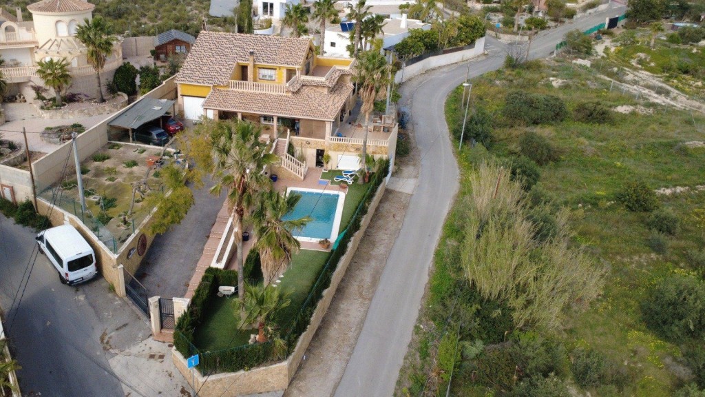 piscina y vistas a Alicante en zona Boqueres – San Vicente del Raspeig