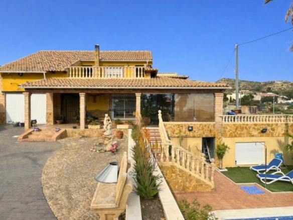 piscina y vistas a Alicante en zona Boqueres – San Vicente del Raspeig