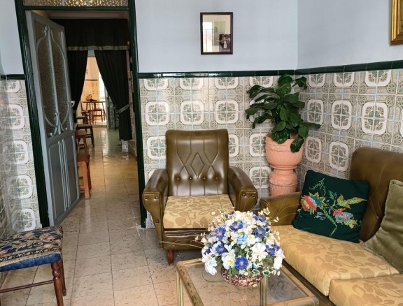 casa de pueblo en el Centro de Alanis con patio!!!