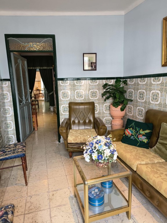 casa de pueblo en el Centro de Alanis con patio!!!