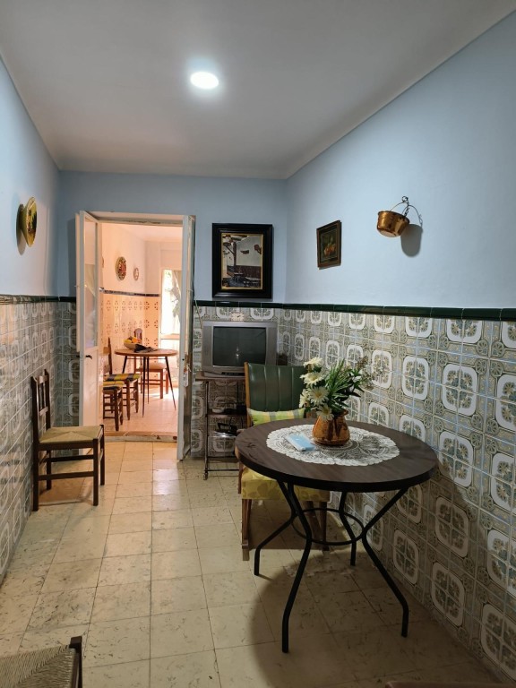 casa de pueblo en el Centro de Alanis con patio!!!