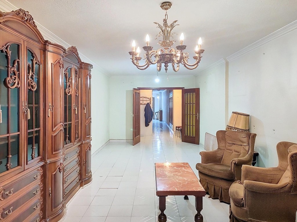 Imagen 3 de AMPLIO PISO EN PLENO CENTRO