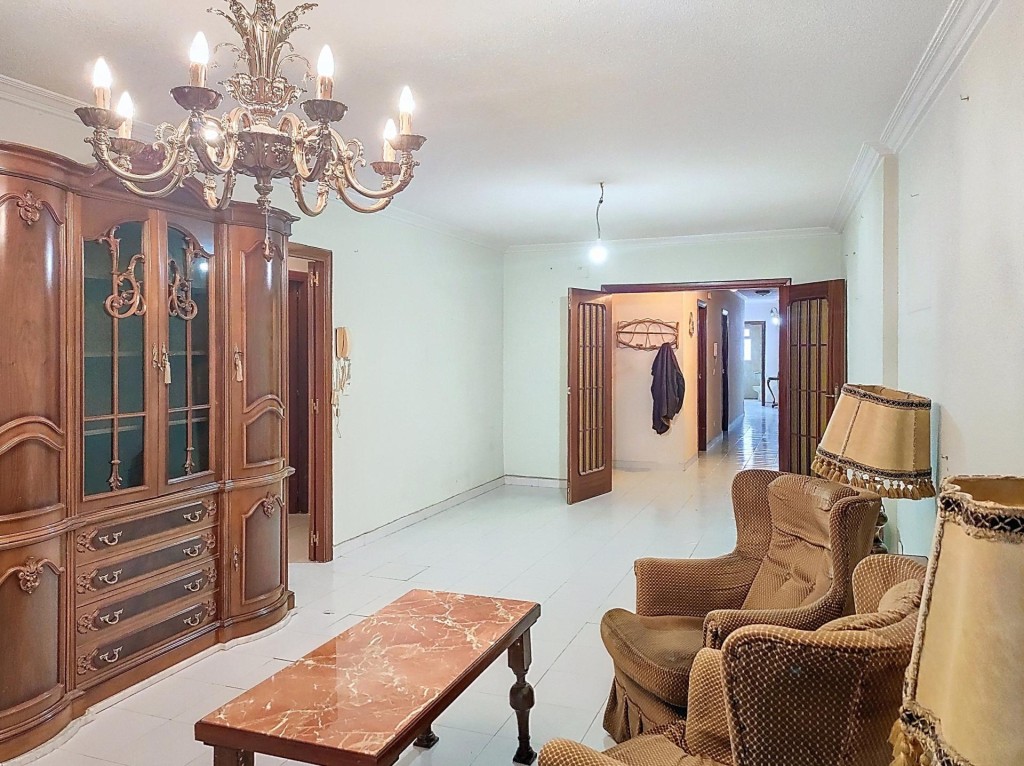 Imagen 4 de AMPLIO PISO EN PLENO CENTRO