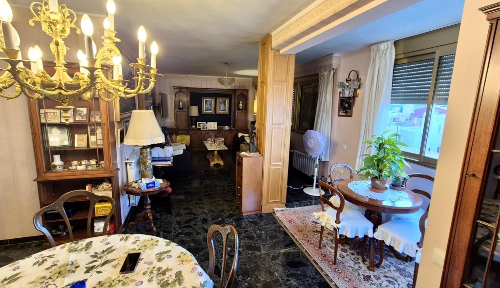 Imagen 3 de Amplio piso céntrico con aparcamiento en Tortosa