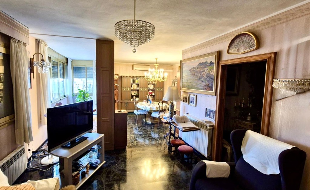 Imagen 1 de Amplio piso céntrico con aparcamiento en Tortosa