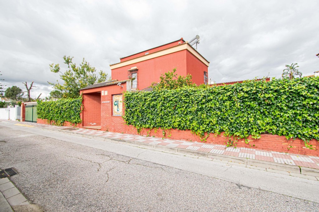 Imagen 2 de MAGNÍFICO CHALET A LA VENTA EN TOMARES