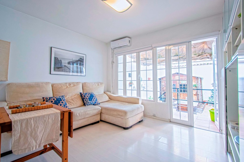 Imagen 2 de Precioso apartamento en el Barrio de San Vicente con patio privativo!!!