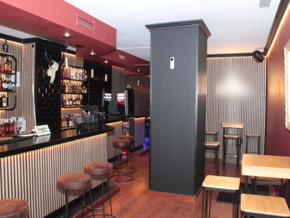 Imagen 4 de TRASPASO DE BAR CON MÚSICA EN C/ BETIS (TRIANA-SEVILLA)