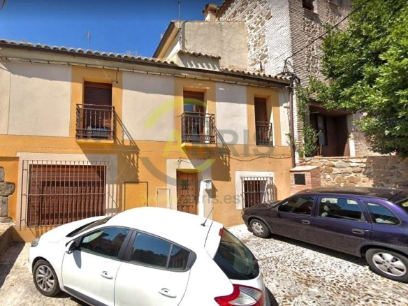 Imagen 1 de VIVIENDA EN EL CASCO HISTORICO!