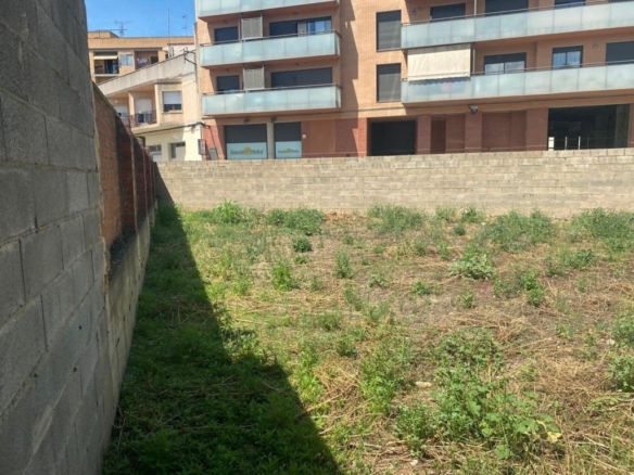 Imagen 2 de Construye tu futuro en el corazón de Figueres