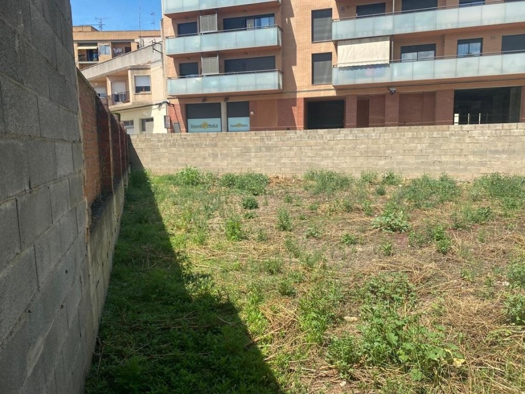 Imagen 2 de Construye tu futuro en el corazón de Figueres