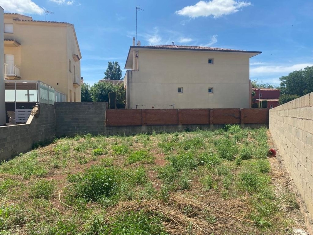 Imagen 1 de Construye tu futuro en el corazón de Figueres