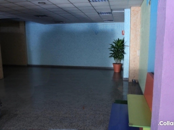 Imagen 2 de Amplio local comercial de 196 m2