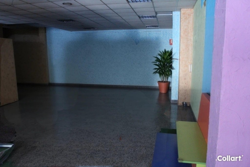Imagen 2 de Amplio local comercial de 196 m2