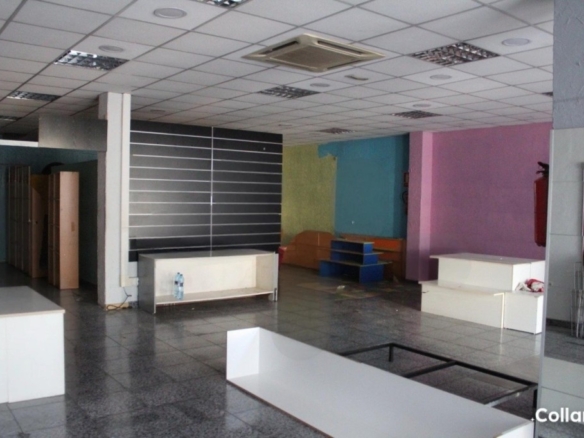 Imagen 3 de Amplio local comercial de 196 m2