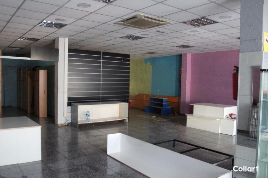 Imagen 3 de Amplio local comercial de 196 m2