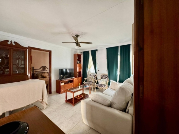 Imagen 3 de Piso de dos habitaciones a 300m de la playa a reformar