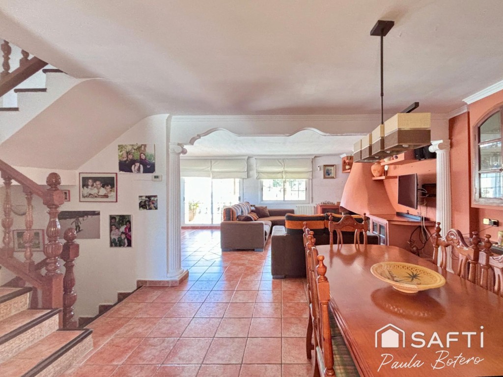 Imagen 4 de Exclusiva vivienda unifamiliar pareada con piscina privada y a pocos minutos del mar.