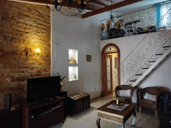 Imagen 2 de Espectacular casa independiente de 4 habitaciones en el corazón de Novelda