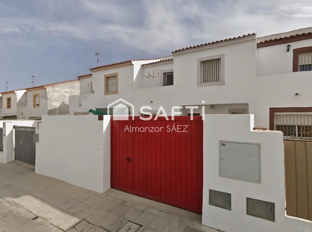 Imagen 1 de Casa adosada reformada con 4 dormitorios