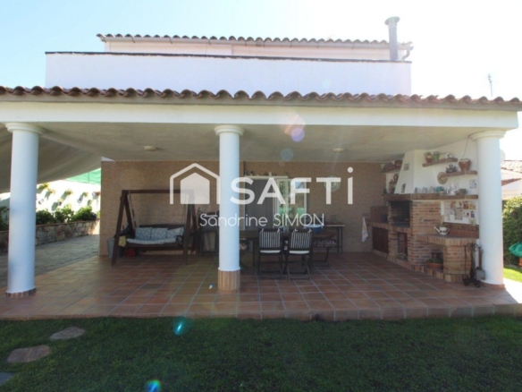 Imagen 4 de Preciosa casa lista para entrar a vivir en urbanización entre Lloret de Mar y Vidreres A 7KM de las playas