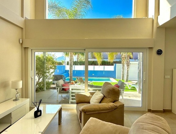 Imagen 2 de Villa con piscina en Mar de Cristal – diseño y tranquilidad a pocos minutos del mar