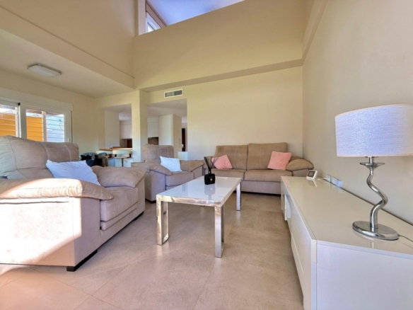 Imagen 3 de Villa con piscina en Mar de Cristal – diseño y tranquilidad a pocos minutos del mar
