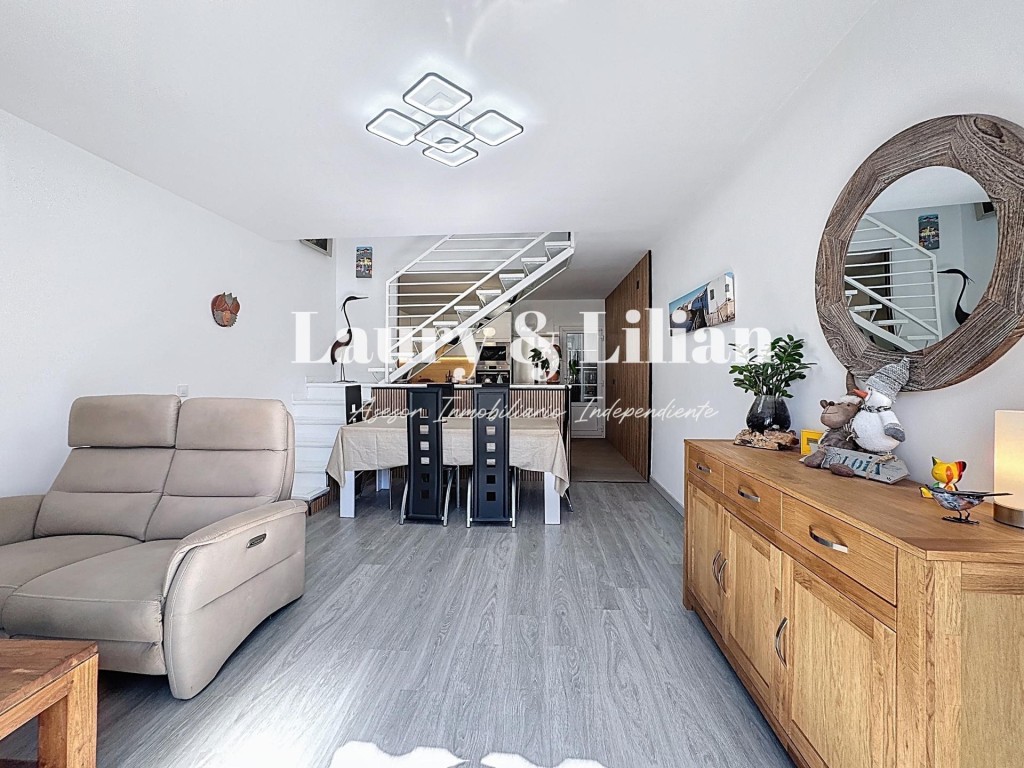 Imagen 3 de ¡Oportunidad imperdible! Moderna casa de 3 habitaciones con garaje.