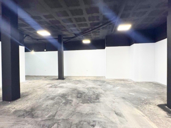 Imagen 2 de LOCAL COMERCIAL EN VENTA EN EL CENTRO DE NOVELDA – 256 m² REFORMADO