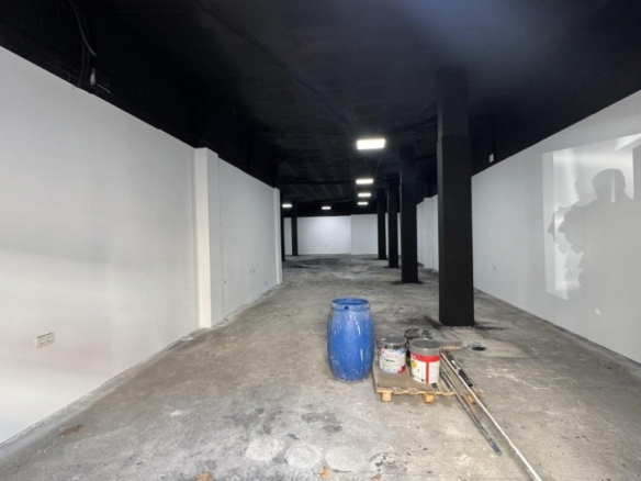 Imagen 4 de LOCAL COMERCIAL EN VENTA EN EL CENTRO DE NOVELDA – 256 m² REFORMADO