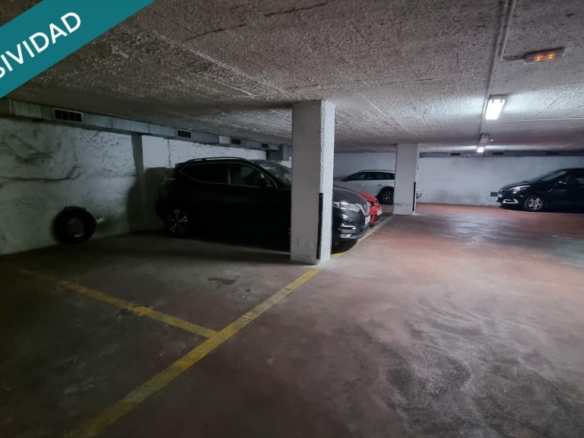 Imagen 4 de Plaza de parking para coche mediano.