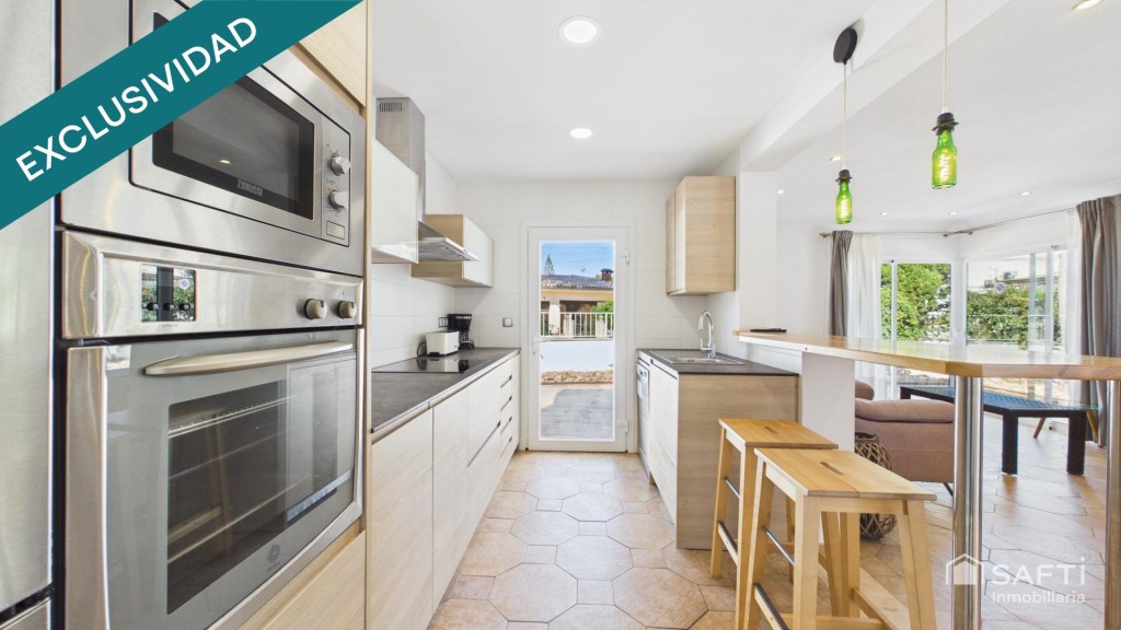 Imagen 3 de Villa con piscina privada y jacuzzi - Licencia turística para 8 personas - Can Picafort - Calle Tords