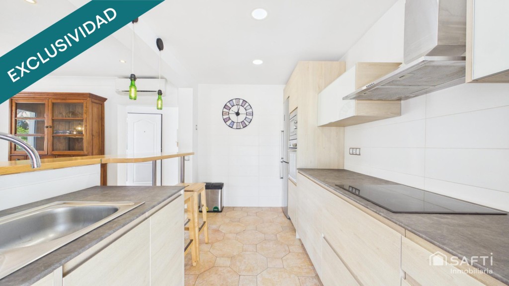 Imagen 4 de Villa con piscina privada y jacuzzi - Licencia turística para 8 personas - Can Picafort - Calle Tords