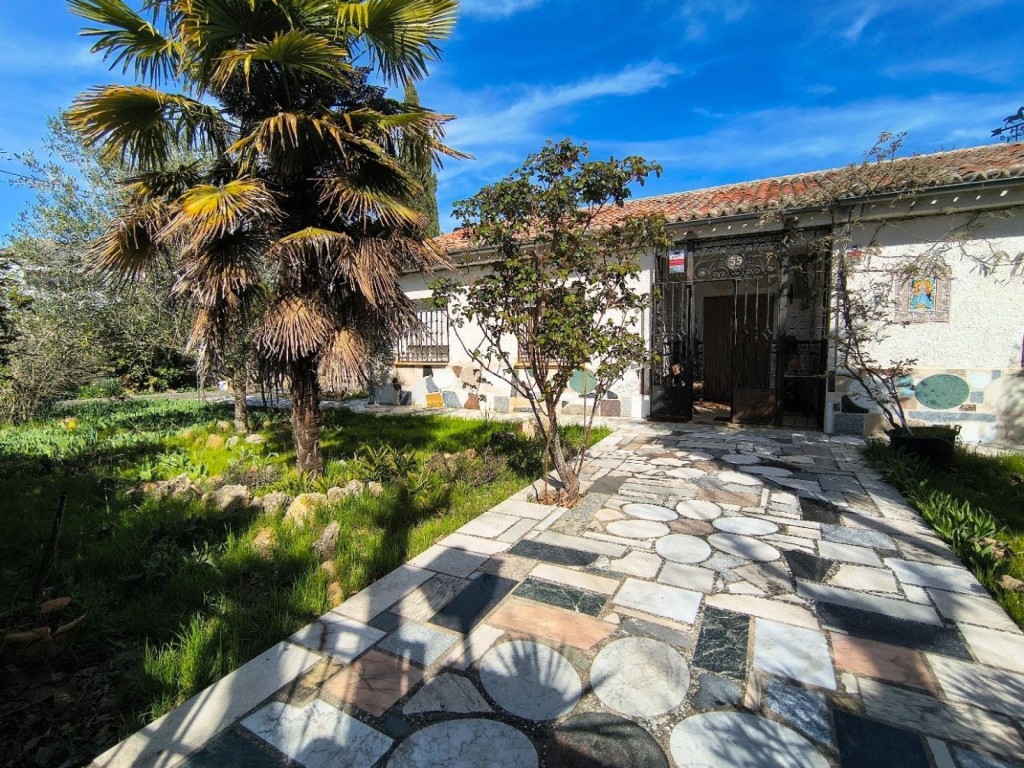 Imagen 2 de Chalet independiente con parcela de 1.640 m² a 25 min de Guadalajara Capital