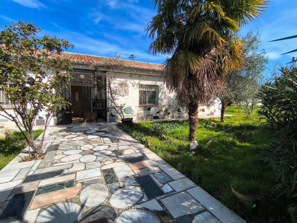 Imagen 3 de Chalet independiente con parcela de 1.640 m² a 25 min de Guadalajara Capital