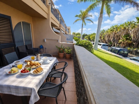 Imagen 1 de Amplio y luminoso apartamento reformado con terraza y vistas despejadas en Atlántico 2