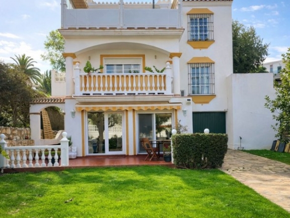 Imagen 1 de Casa-Chalet en Venta en Caleta De Vélez Málaga