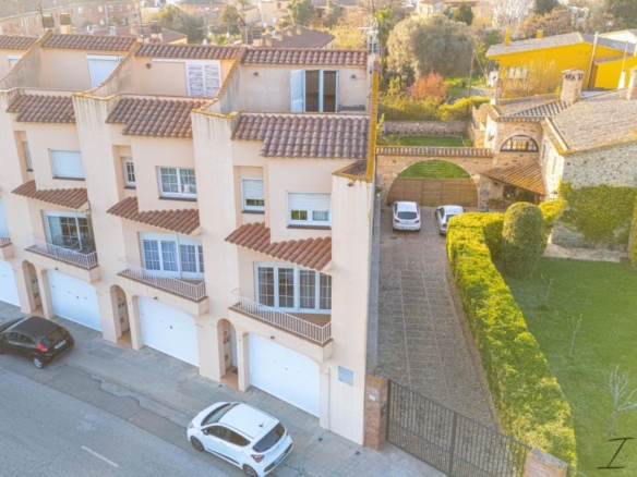 Imagen 2 de Casa pareada con jardín