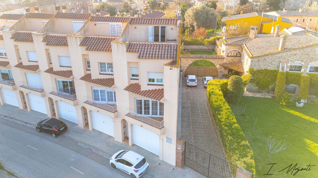 Imagen 2 de Casa pareada con jardín
