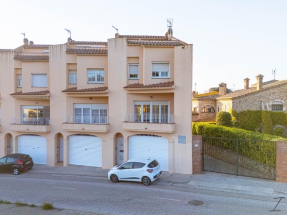 Imagen 1 de Casa pareada con jardín