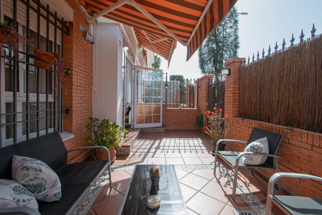 Imagen 4 de Bonito adosado con piscina comunitaria y garaje