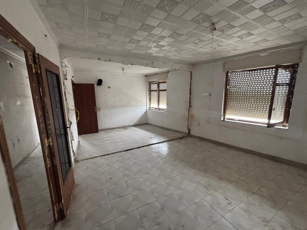 Imagen 1 de Piso en la Campaneta para reformar