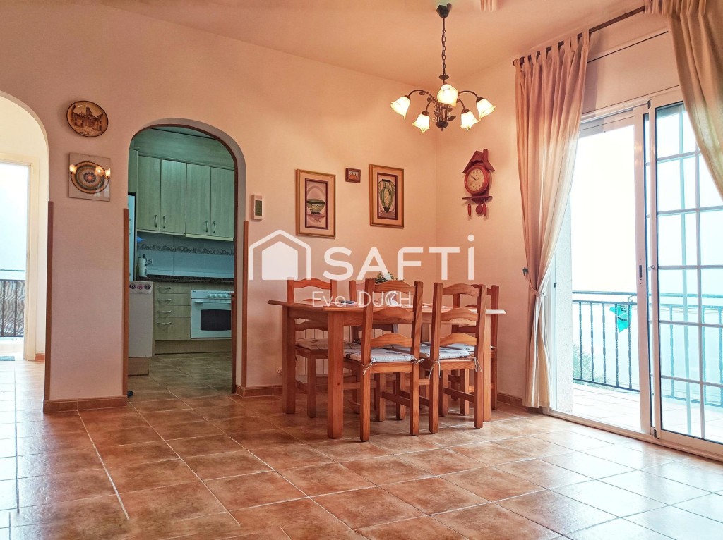 Imagen 1 de Casa unifamiliar con piscina en Montbarbat
