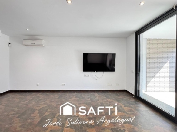 Imagen 2 de CASA ADOSADA CON JARDÍN PRIVADO