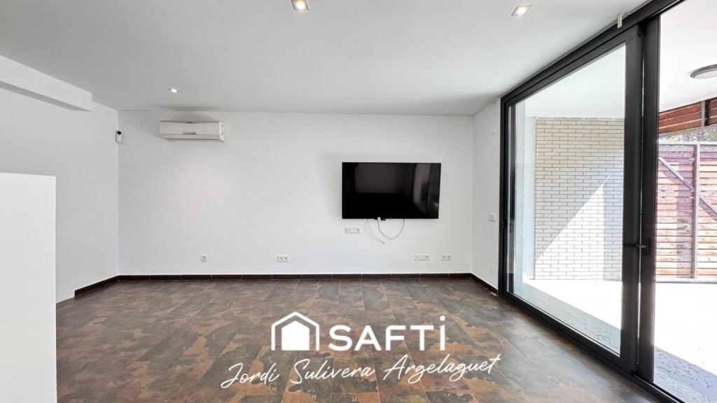 Imagen 2 de CASA ADOSADA CON JARDÍN PRIVADO
