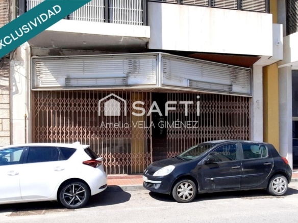 Imagen 2 de Magnífico local en la Plaza Cronista Chabret de Sagunto.